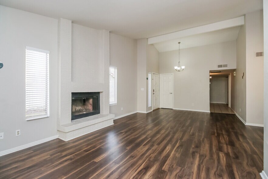 Building Photo - 2144 W Ironwood Dr