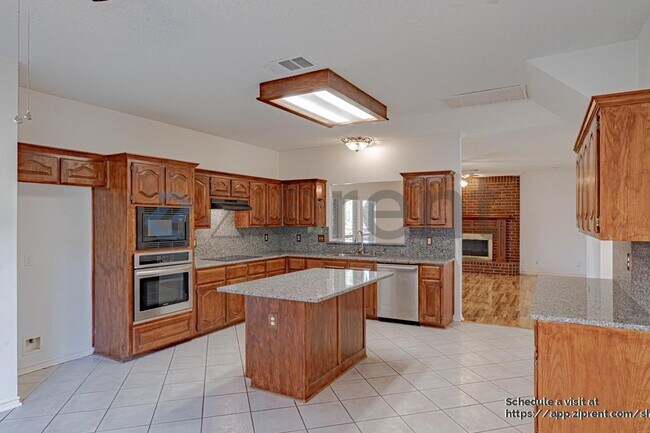 Building Photo - 514 Big Oak Ct