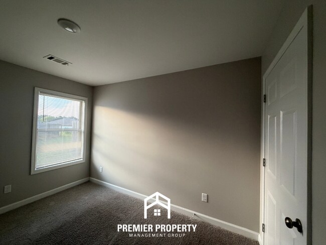 Building Photo - Beautiful 4BR/2BA Tuscaloosa Home | 1,497 Sq Ft, Covered Back Patio & 2-Car Garage