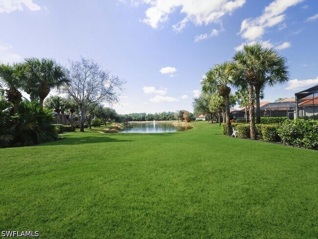 Building Photo - 10000 Isola Way