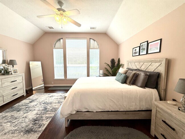 Building Photo - 3231 Pedernales Trails Ln