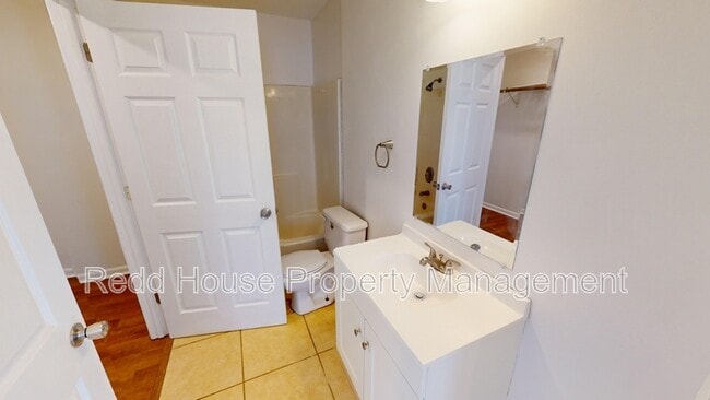 Building Photo - 204 Lowery St