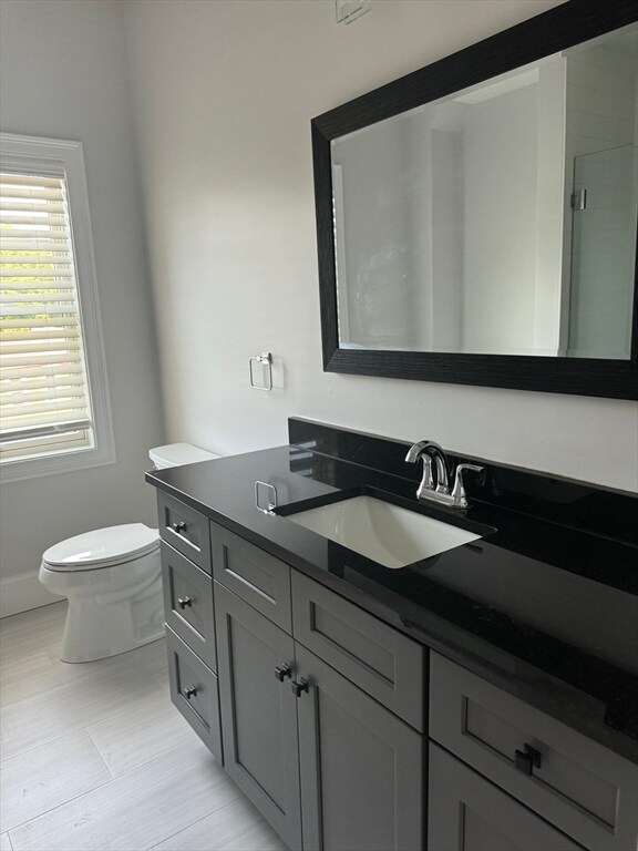 Building Photo - 804 Waverly St