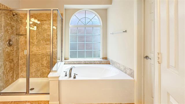 Building Photo - 2126 Hunt Club Trail