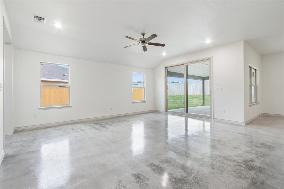 Building Photo - 797 Freedom Cir