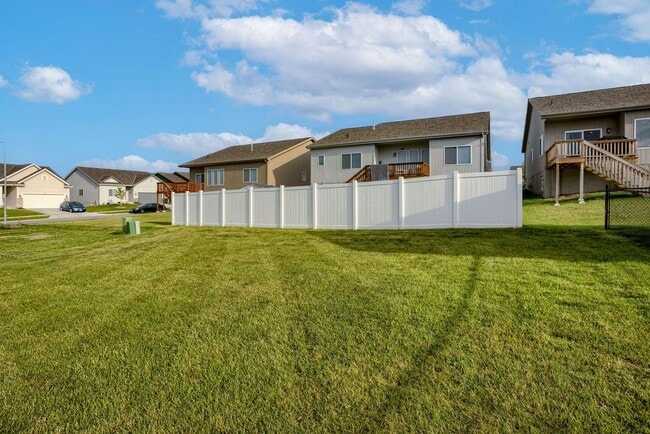 Building Photo - Spacious 4-Bedroom Near Lake Cunningham