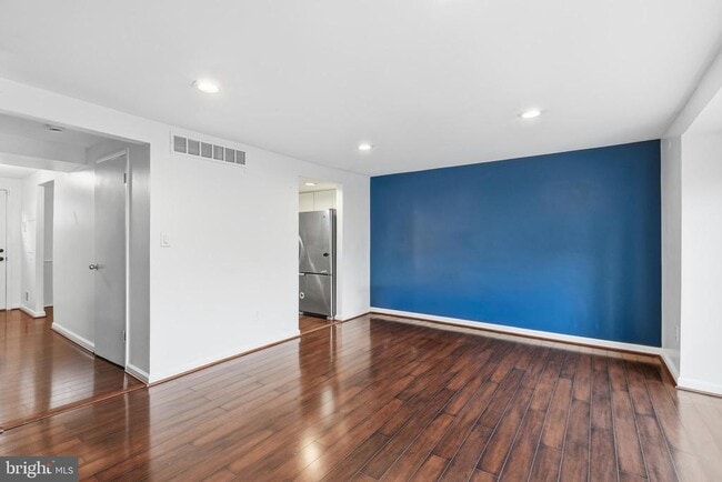 Building Photo - 5497 Endicott Ln