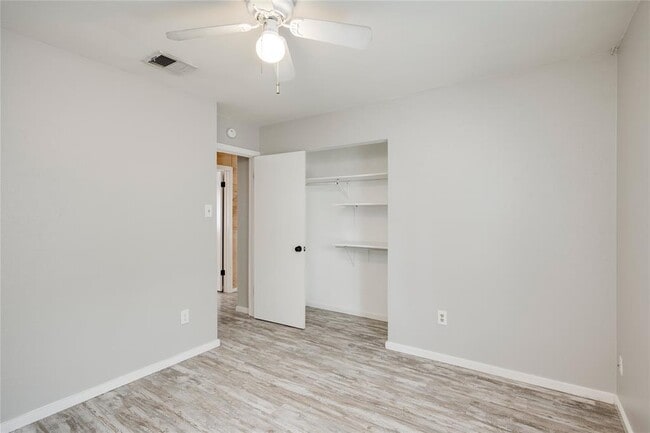 Building Photo - 8700 Soho Dr