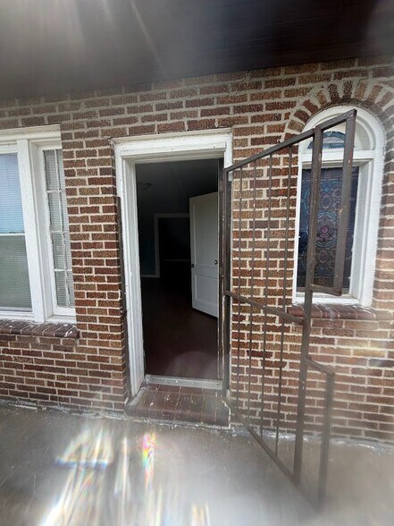 Building Photo - 4460 Bircher Blvd