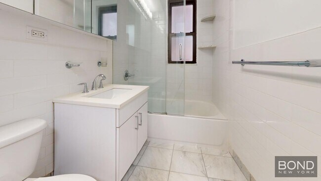 Building Photo - 405 E 56th St