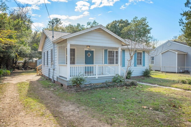 Building Photo - 204 E 2nd Ave