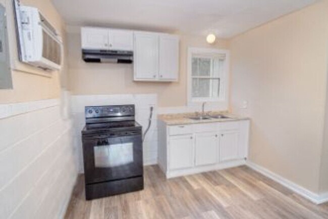 Building Photo - 342 Vine St