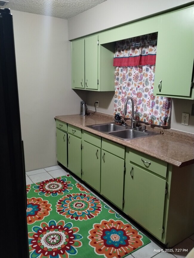 Building Photo - 8030 Orange Ave