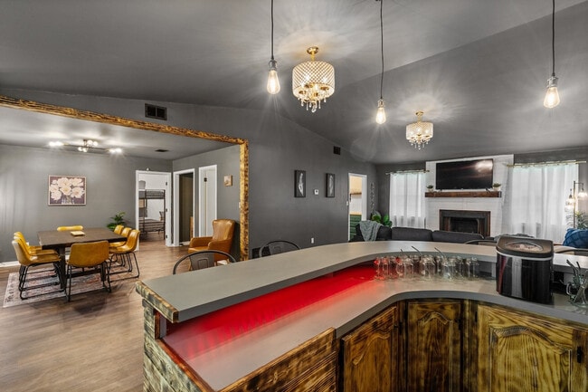 Building Photo - 2001 N 61st Ave