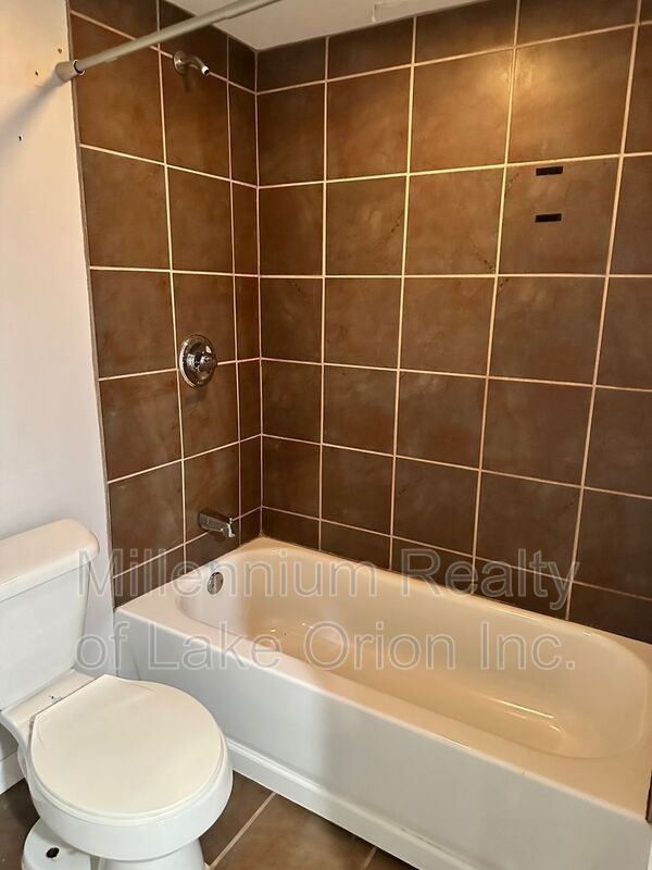 Building Photo - 2224 N Connecticut Ave