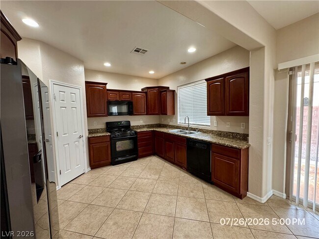 Building Photo - 6854 N Inca Jay Ct