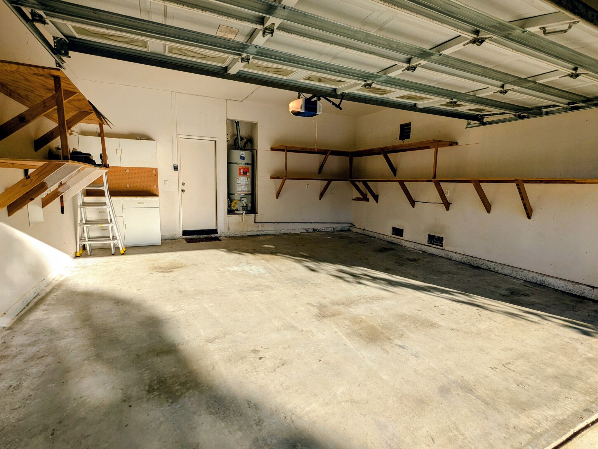 Building Photo - 904 Calle Mar Vis