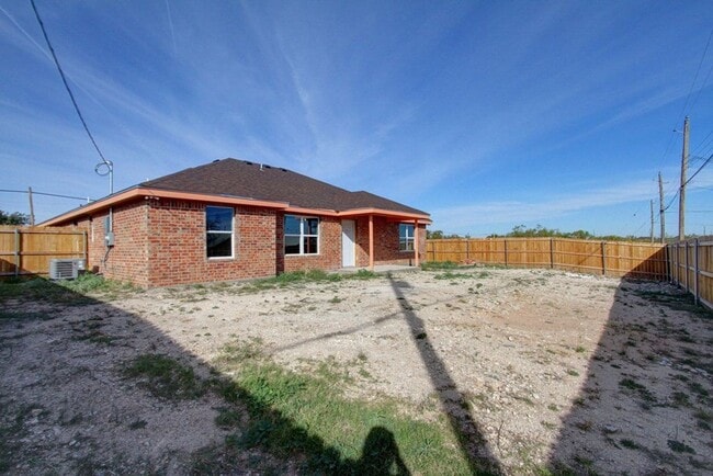 Building Photo - COMING SOON - 4 Bedroom Home + 2 Car Garage and Privacy Fenced Backyard!