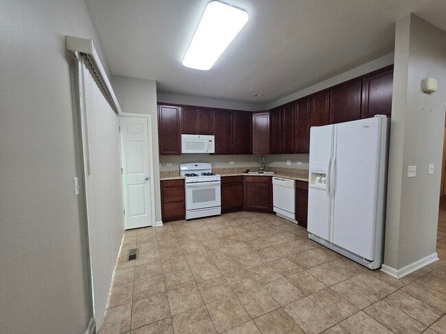 Building Photo - 460 S Jade Ln