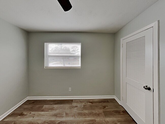 Building Photo - Updated 3 Bed, 2 Bath Home with Fenced Yard & Sunroom in Jacksonville, FL