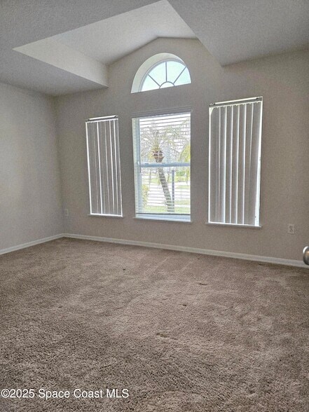 Building Photo - 1736 Vista Lake Cir