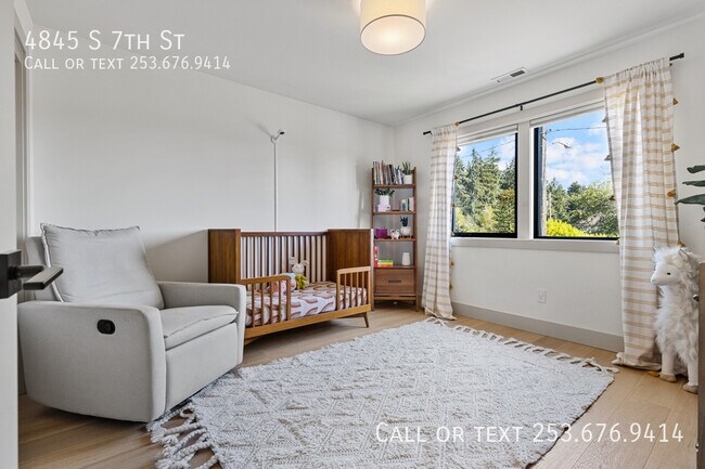 Building Photo - 4845 S 7th St