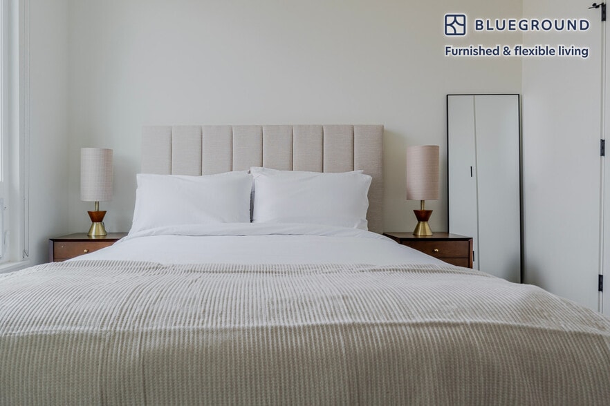 Building Photo - 19888 40th Ave W