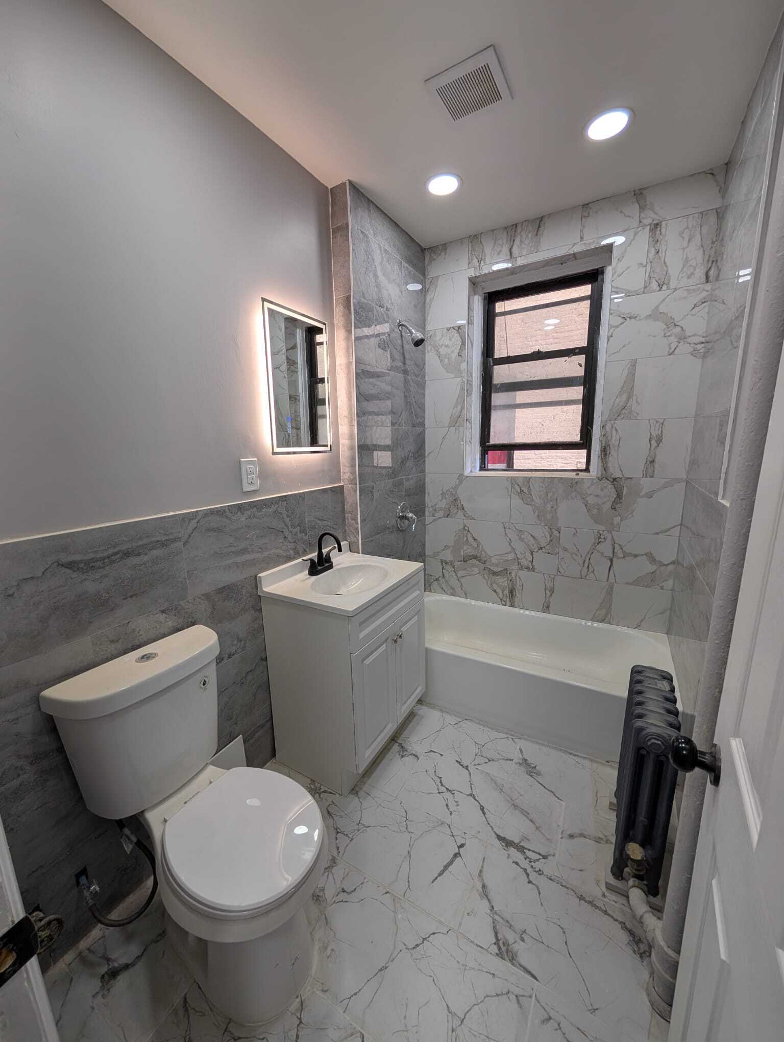 160 Ellis Ave 303 - 175 Ellis Ave