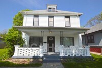 Building Photo - 724 E Pleasant Run Pkwy Dr N