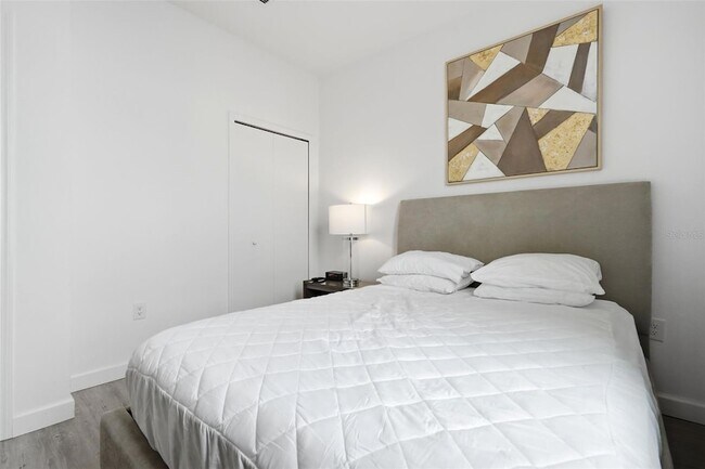 Building Photo - 285 Famagusta Dr
