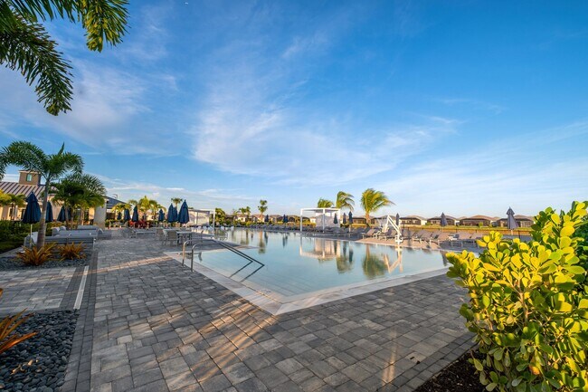 Building Photo - Turnkey Furnished Villa Naples FL