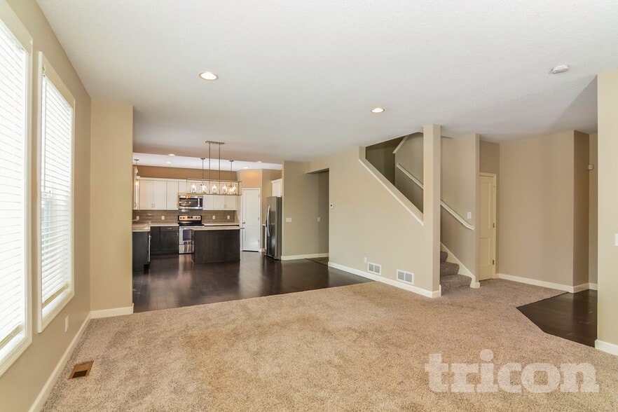 Building Photo - 14060 Ailesbury Ave