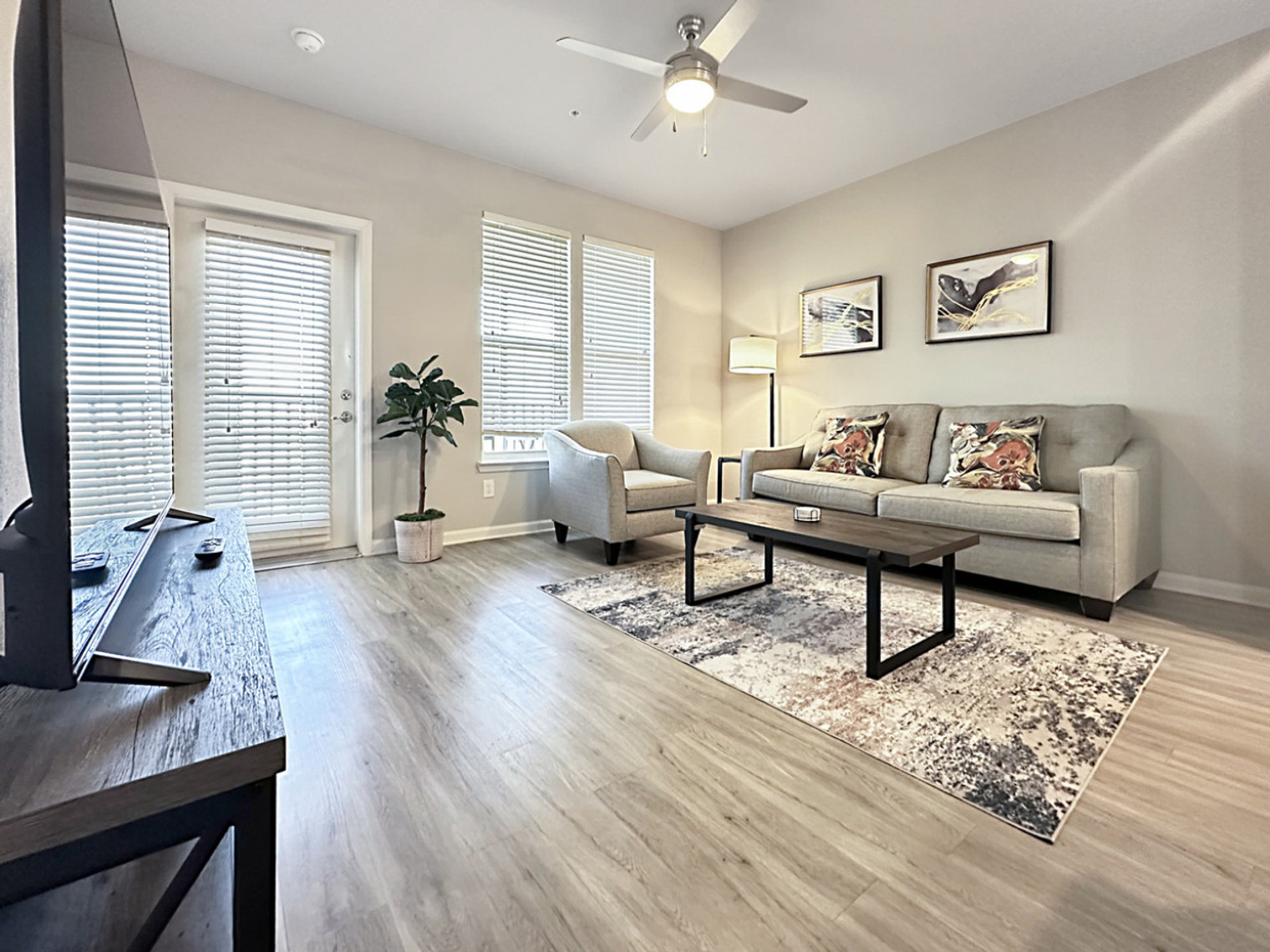 Building Photo - 1551 Flournoy Cir W