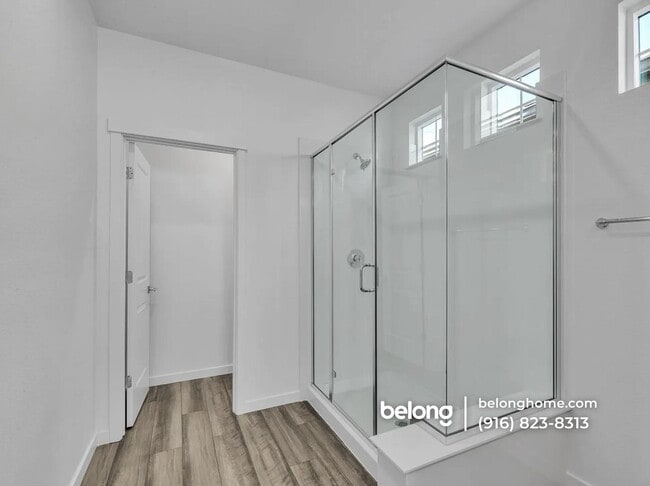 Building Photo - 305 Cinema St