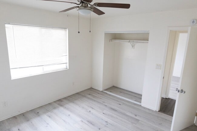 Building Photo - 5478 Mary Ln Dr