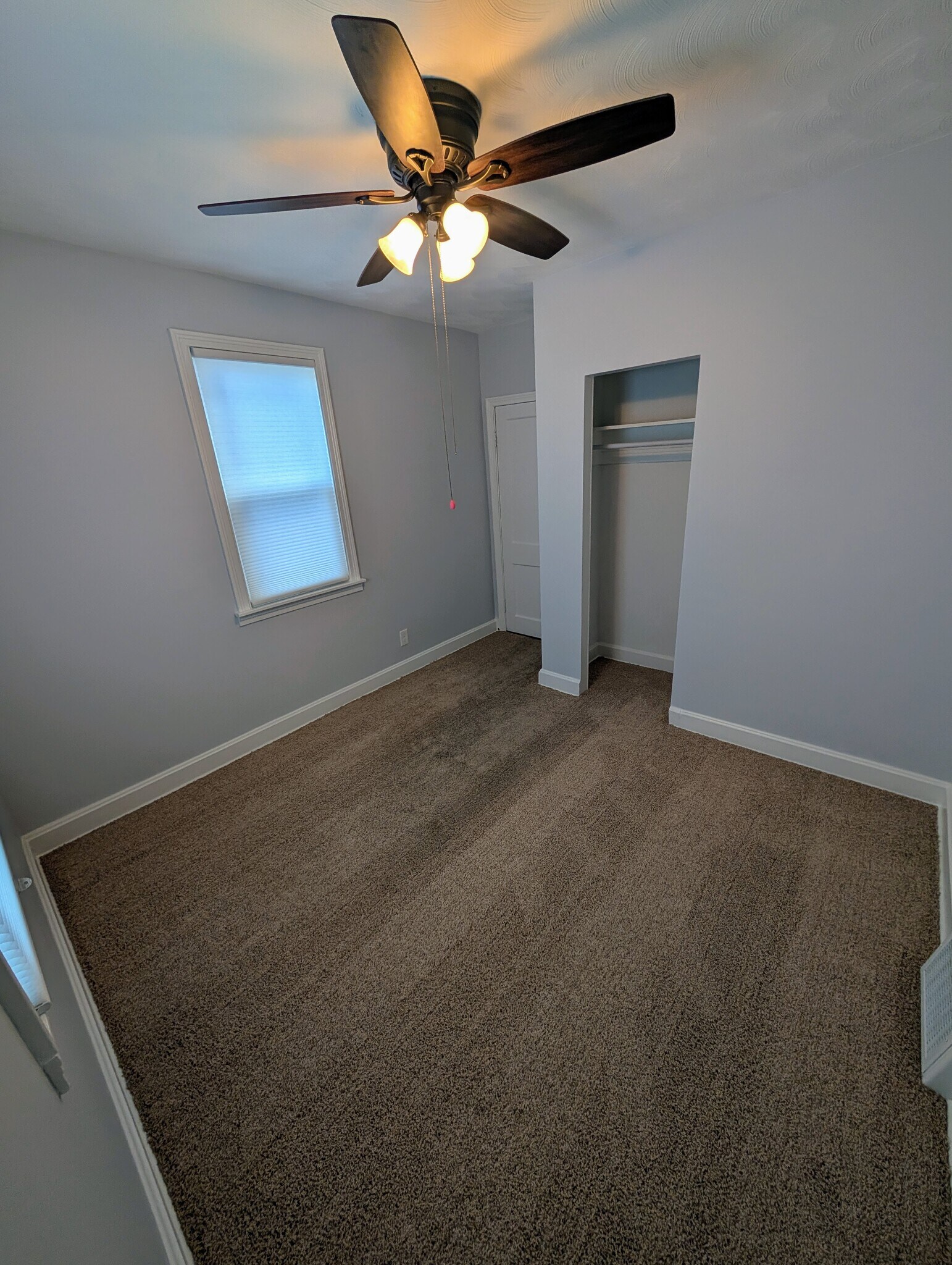 Building Photo - 412 University Ave