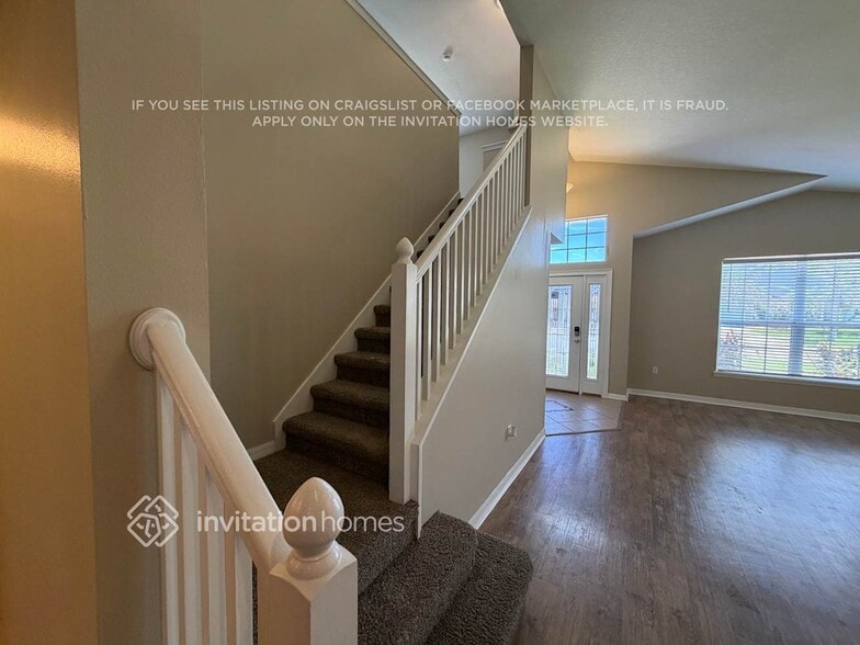 Building Photo - 1129 Hacienda Cir