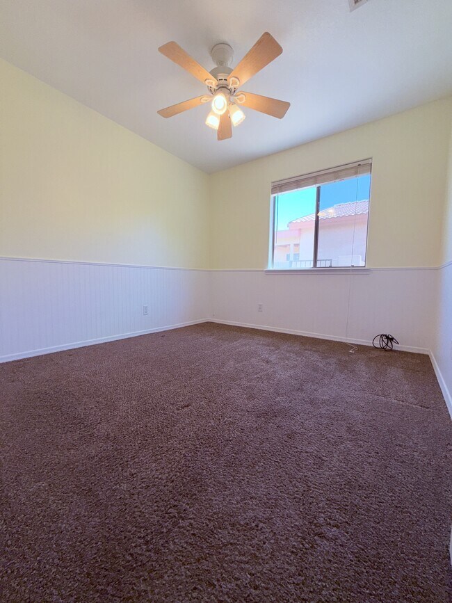Building Photo - 8010 N Siskiyou Dr