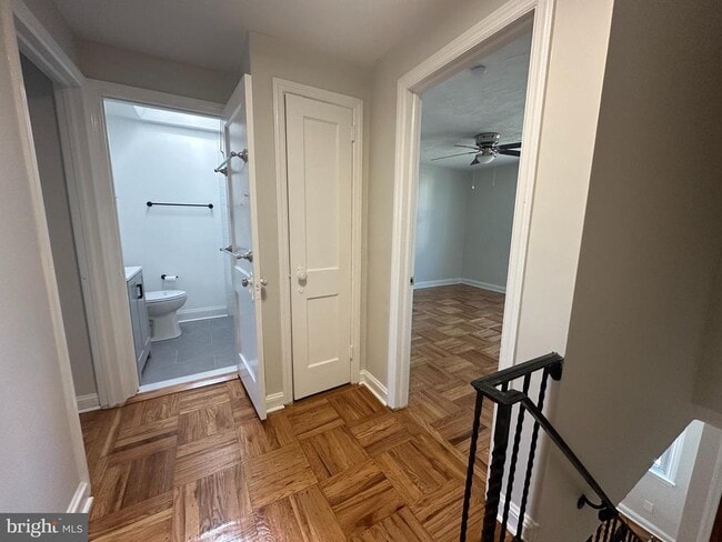 Building Photo - 2204 Lynn Blvd