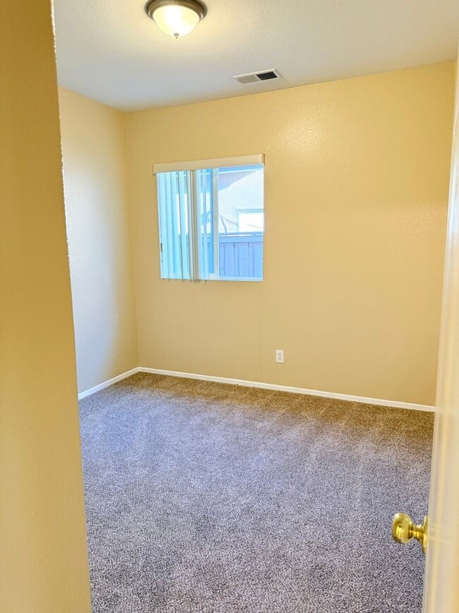 Building Photo - Single Story 3 bed home with office for Re...