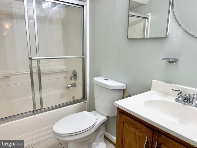 Building Photo - 9 Kimberly Dr