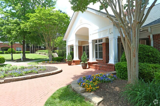 Building Photo - Falls Pointe at the Park Apartments