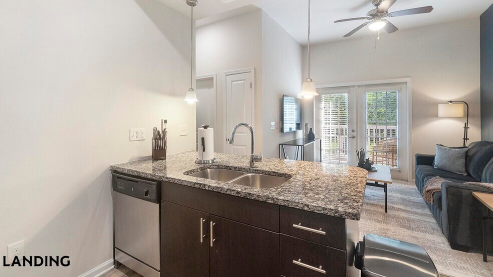 Building Photo - 655 W Mallard Creek Church Rd