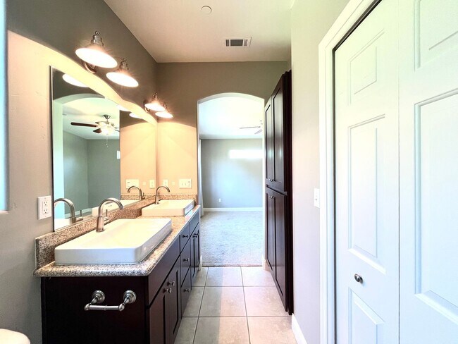 Building Photo - 267 Via las Casitas