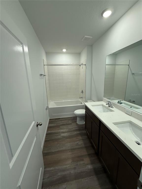 Building Photo - 32514 Weathered Oak Dr