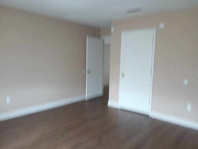 Building Photo - 5007B N. Moore Lane