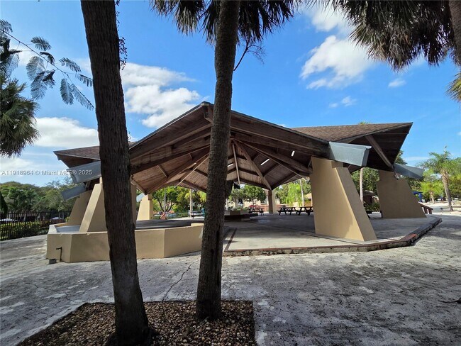 Building Photo - 7034 SW 114th Pl