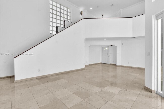 Building Photo - 20645 NE 25th Pl
