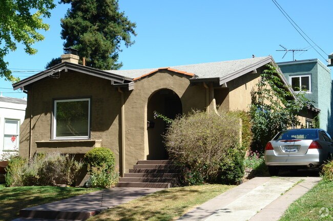 Primary Photo - 2243 Oregon St