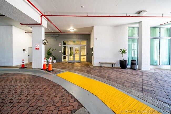 Building Photo - 140 S Dixie Hwy